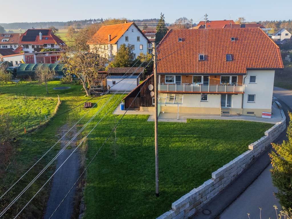 Immobilie in Ühlingen-Birkendorf - Gepflegtes Dreifamilienhaus mit großzügigem Grundstück, flexiblen Nutzungsmöglichkeiten und solid... - Bild 4
