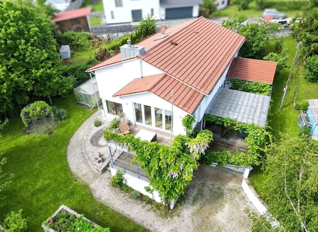 Immobilie in Windach - Alpenblick trifft Gartenidylle – Außergewöhnliches Zweifamilienhaus mit ca. 320 m² Wohnfläche - Bild 1