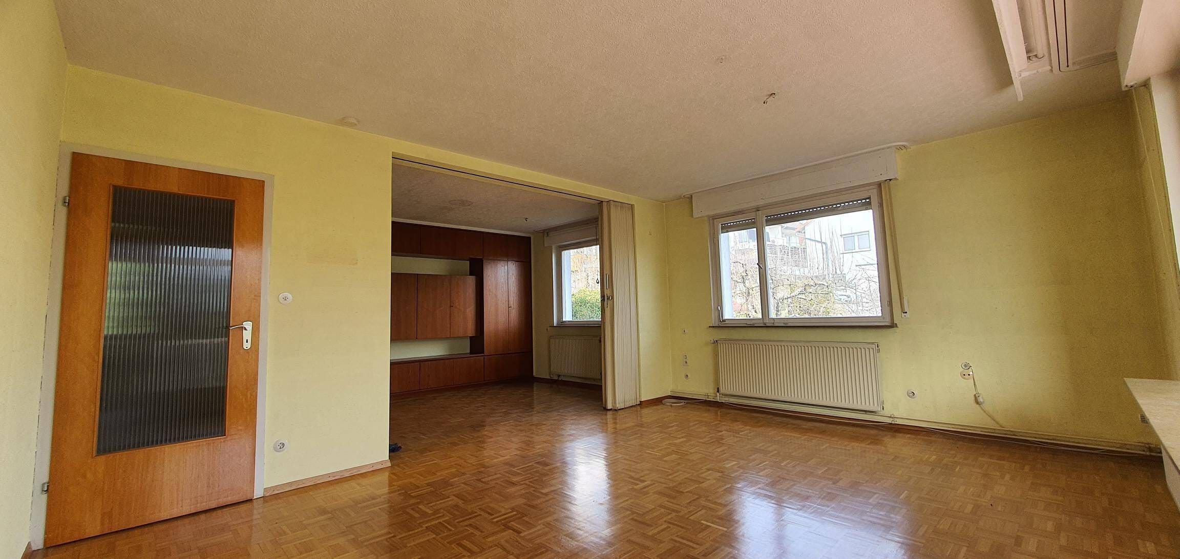 Immobilie in Ostfildern - Familienglück! Ein- bis Zweifamilienhaus in sonnig unverbaubarer Ortsrandlage, großem Garten, Garage - in Nellingen - Bild 3