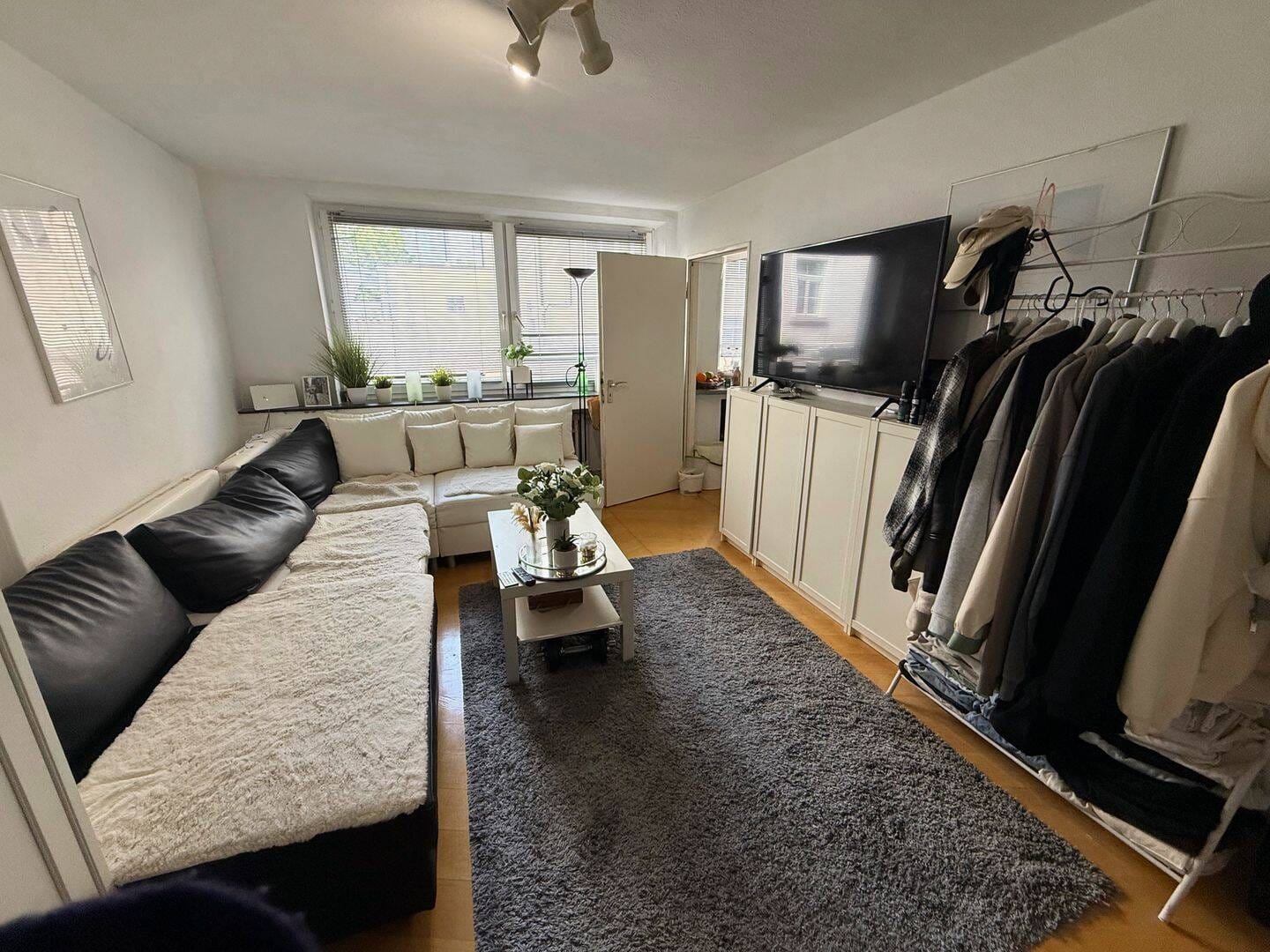 Immobilie in Würzburg - Citynah wohnen in Grombühl: 1-Zimmer-Apartment mit Stellplatz, in der Nähe des Universitätsklinikums - Bild 1