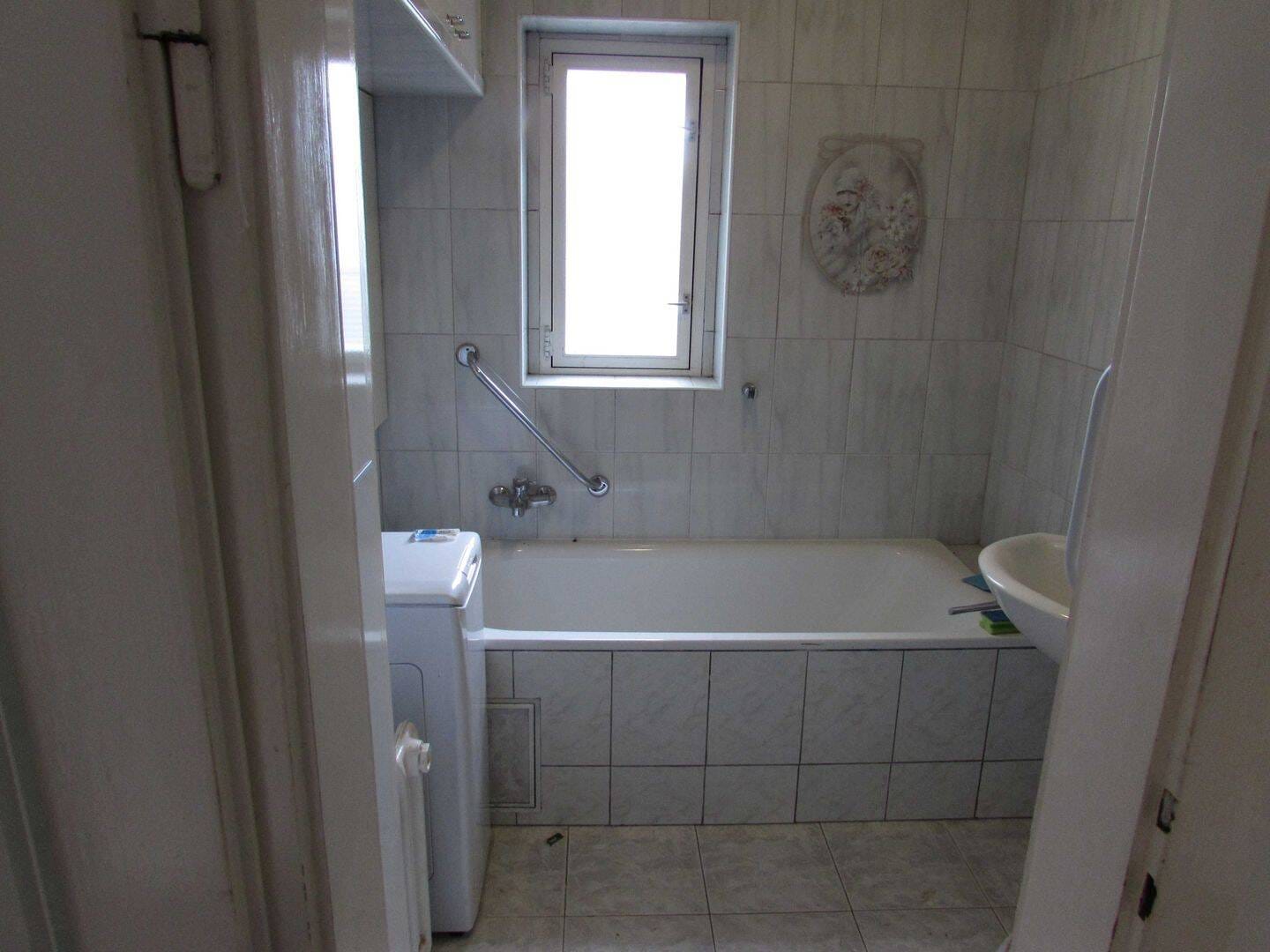 Immobilie in Schwarzheide - geräumiges Wohnhaus mit NG, 3 Gargen & Grundstück in guter Lage von Schwarzheide - Bild 4
