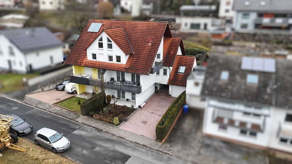 Immobilie in Geiselbach - Perfekt für Familien: DHH mit 4 Schlafzimmern, Doppelgarage & viel Platz - Bild 0