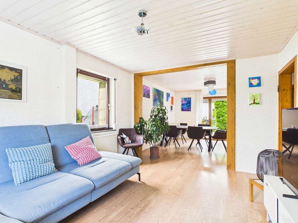Immobilie in Villmar - **Familienidylle mit Platz für Jung und Alt** - Bild 2