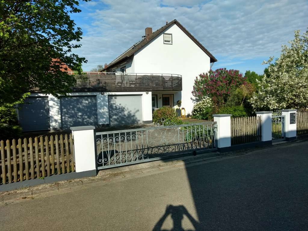Immobilie in Adelshofen - Einfamilienhaus/ Einliegerwohnung, 5,5 Zimmer in Adelshofen - Bild 0