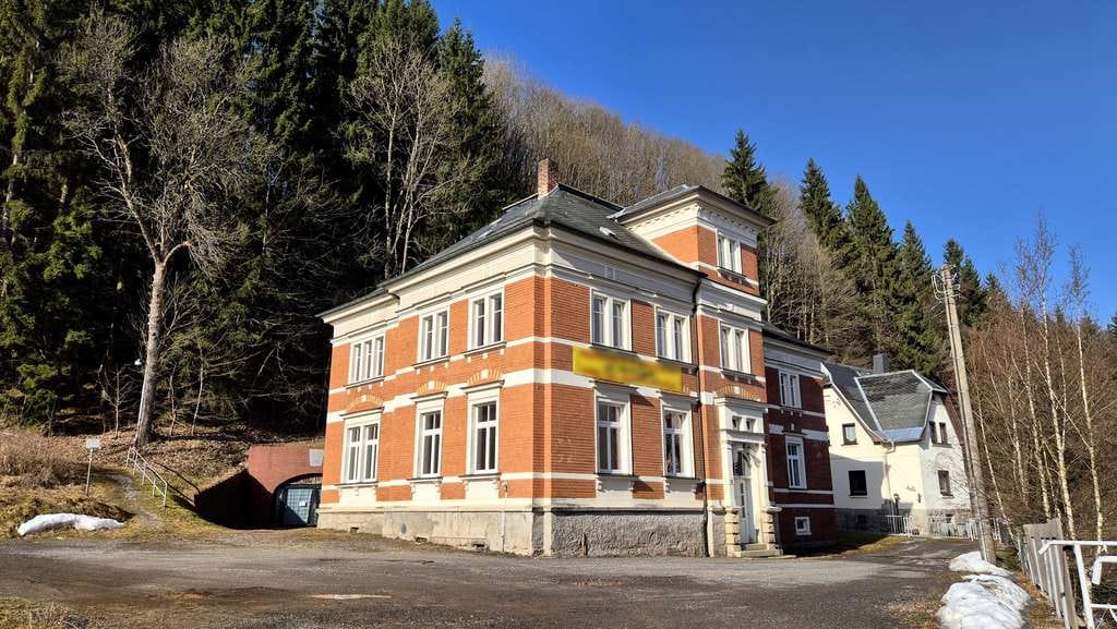 Immobilie in Johanngeorgenstadt - Hostel? Mehrgenerationenhaus? Anlageobjekt? Stattliches Gründerzeithaus (4 WE) in Johanngeorgenstadt - Bild 0