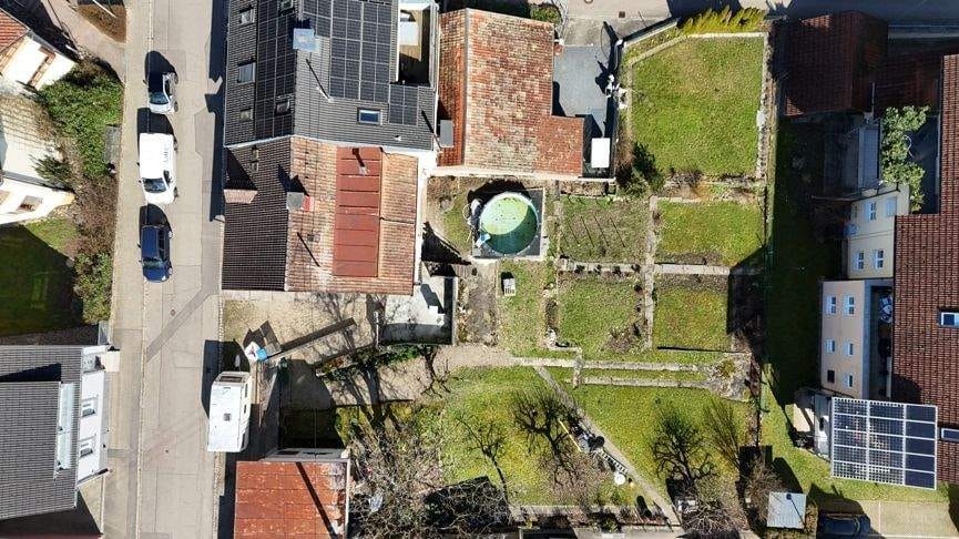 Immobilie in Wehr - Einfamilienhaus mit Einliegerwohnung - Zentrale Lage - Doppelgarage mit Werkstatt - Bild 2