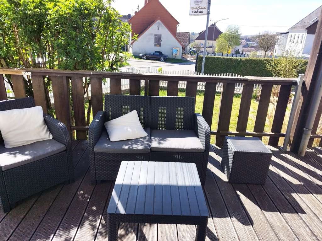 Immobilie in Namborn - GEMÜTLICHES Zweifamilienhaus 
in zentrumsnaher Lage mit 
2 Garagen, 2 Balkonen + Terrasse…! - Bild 2