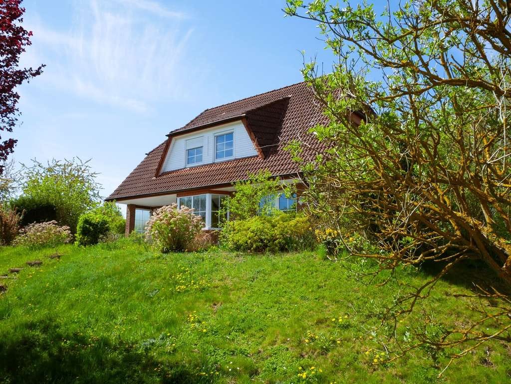Immobilie in Heiningen - Großzügiges Einfamilienhaus mit Kachelofen am Feldrand in Ortsrandlage - Bild 3