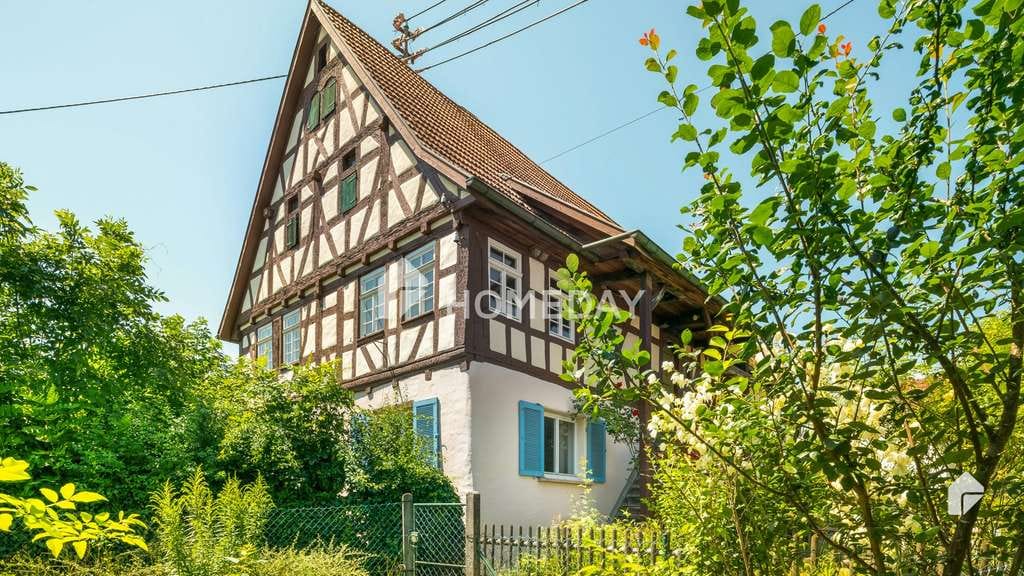 Immobilie in Bempflingen - Historisches Fachwerkhaus: Das "Schlössle" mit Geschichte & Potenzial wartet auf neue Eigentümer - Bild 0