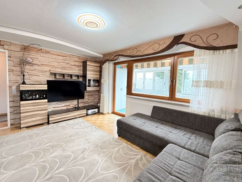 Immobilie in Wangen im Allgäu - Neuer Preis! Charmante 3-Zimmer-Wohnung mit Balkon, Gartenhäuschen und Einzelgarage - Bild 0