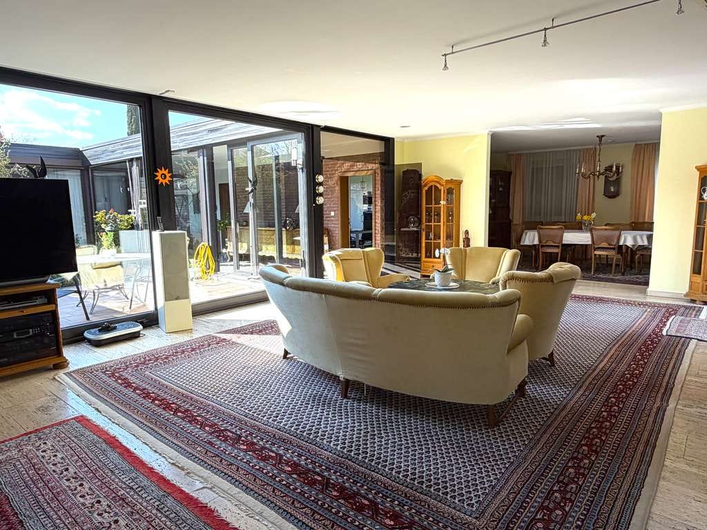 Immobilie in Ronnenberg - Bungalow der Extraklasse mit viel Platz, großem Garten und zweiter Wohneinheit - Bild 3