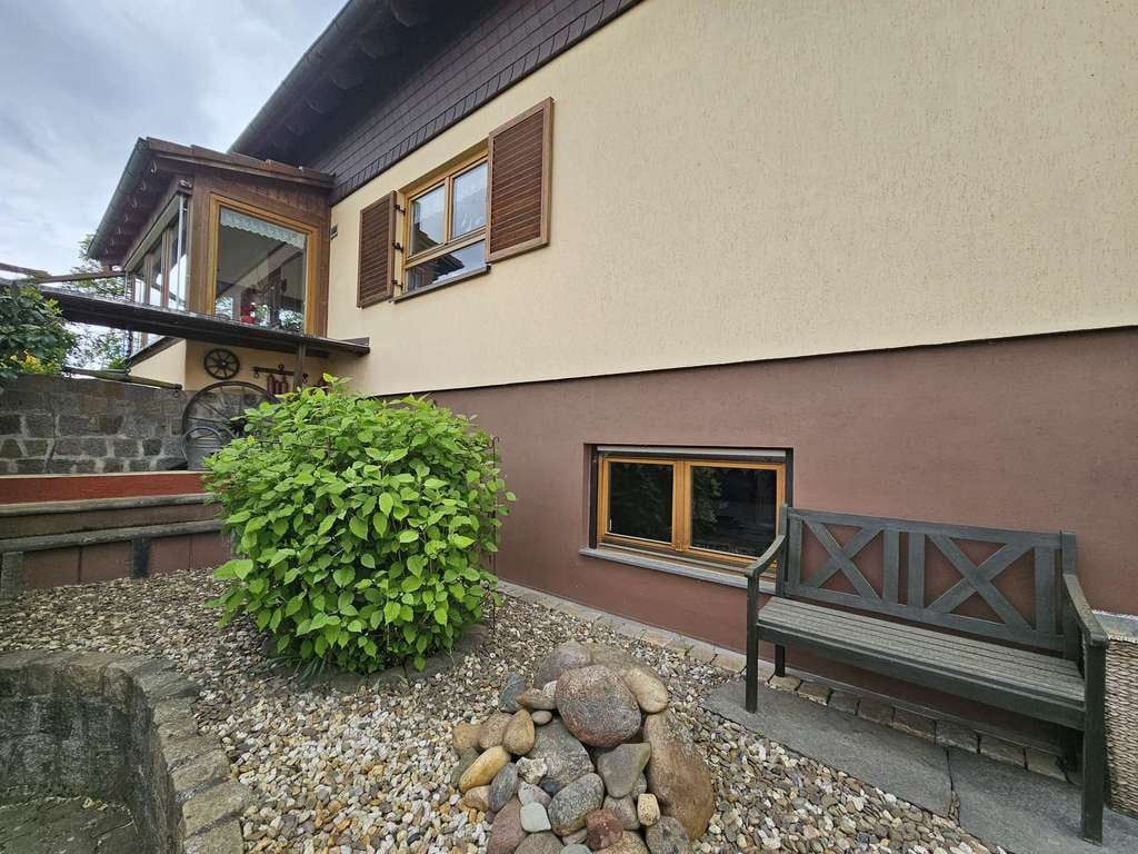 Immobilie in Weischlitz - Sonniges & gepflegtes Einfamilienhaus mit Wintergarten, Sauna und großem Garten in Reuth - Bild 3