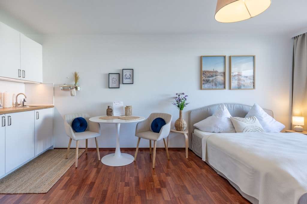 Immobilie in Cuxhaven - Geschmackvolle Ferienwohnung im Haus Nautic direkt hinterm Deich - Bild 3