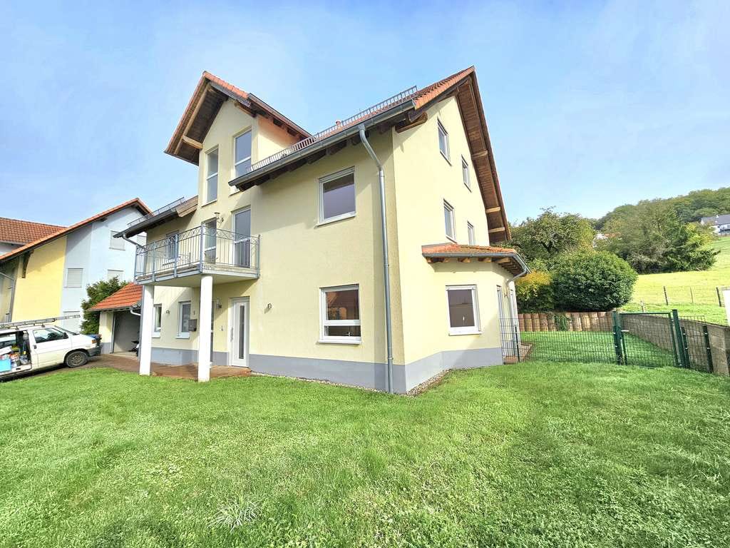 Immobilie in Reichenbach-Steegen - Freistehendes Einfamilienhaus zu verkaufen - Bild 1