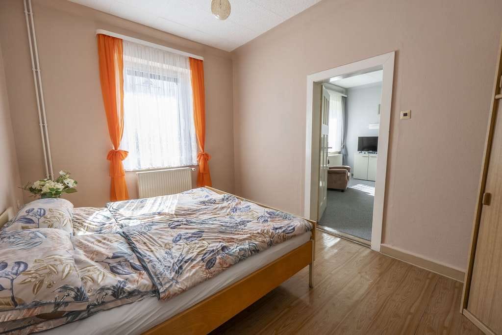Immobilie in Groitzsch - Geräumiges Stadthaus mit Innenhof, Nebengebäude und viel Gestaltungspotenzial in Groitzsch - Bild 4