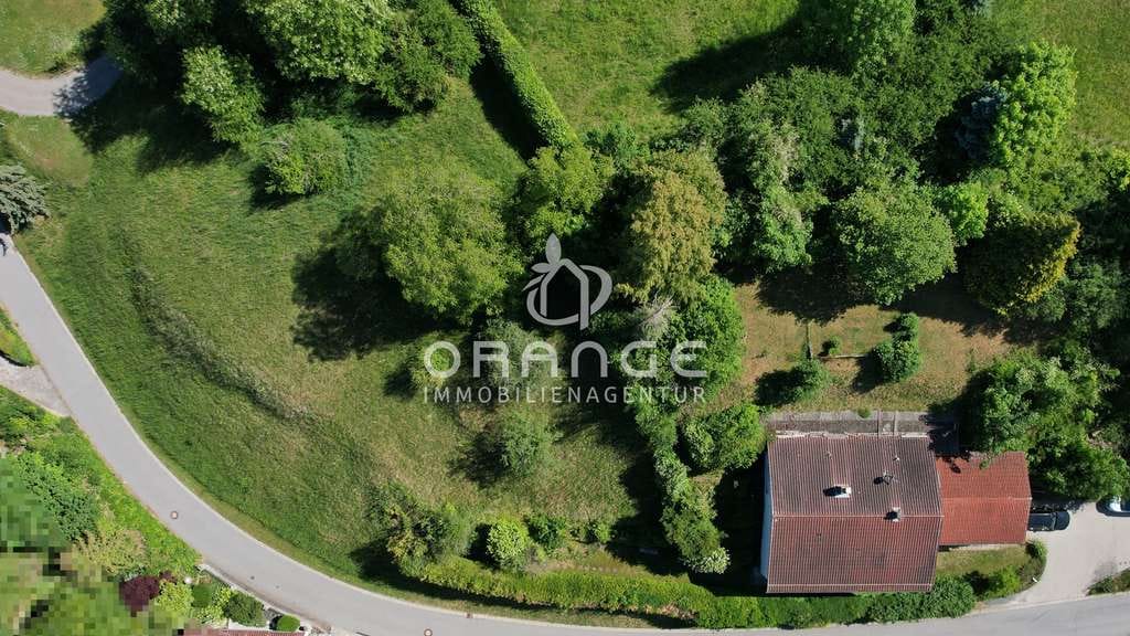Immobilie in Vilshofen an der Donau - ***CHARMANTES EFH/ZFH MIT POTENZIAL, VIEL PLATZ, GROßEM GRUNDSTÜCK & WINTERGARTEN IN RUHIGER LAGE*** - Bild 1
