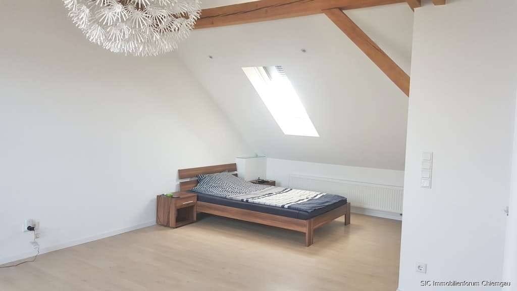 Immobilie in Traunstein - Modernisiertes 6-Familienhaus mit vermieteten
2-Zimmer-Wohnungen in zentrumsnaher Lage von Traunste - Bild 3
