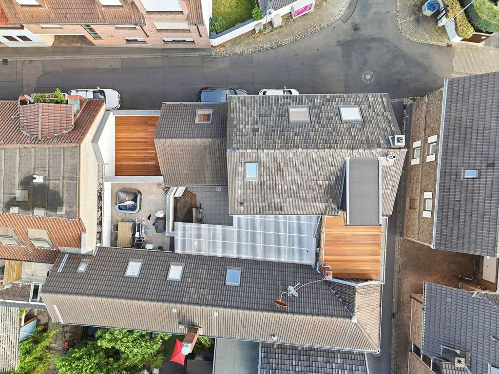 Immobilie in Niederkassel - Modernisierte Hofanlage mit 6 Einheiten in Rheinnähe- ideal für Eigennutzer & Investoren - Bild 3