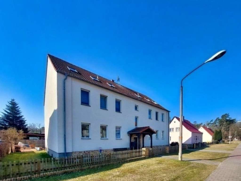 Immobilie in Neuhardenberg - Attraktive Kapitalanlage im Herzen von Neuhardenberg – Vollvermietetes Mehrfamilienhaus zum Faktor - Bild 1