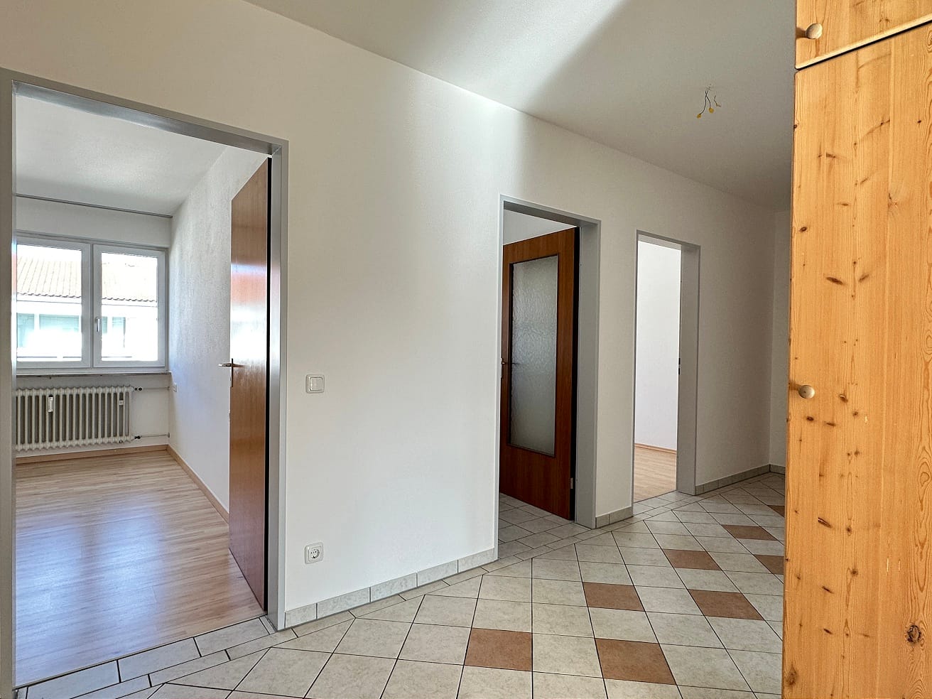 Immobilie in Kolbermoor - Wohnen mit Weitblick: Sonnige 3-Zimmer-Wohnung mit Balkon und Bergpanorama - Bild 2