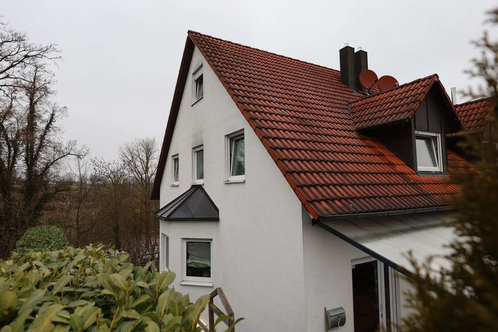 Immobilie in Haldenwang - Geräumige Doppelhaushälfte 
mit Potenzial in ruhiger Lage - Bild 0