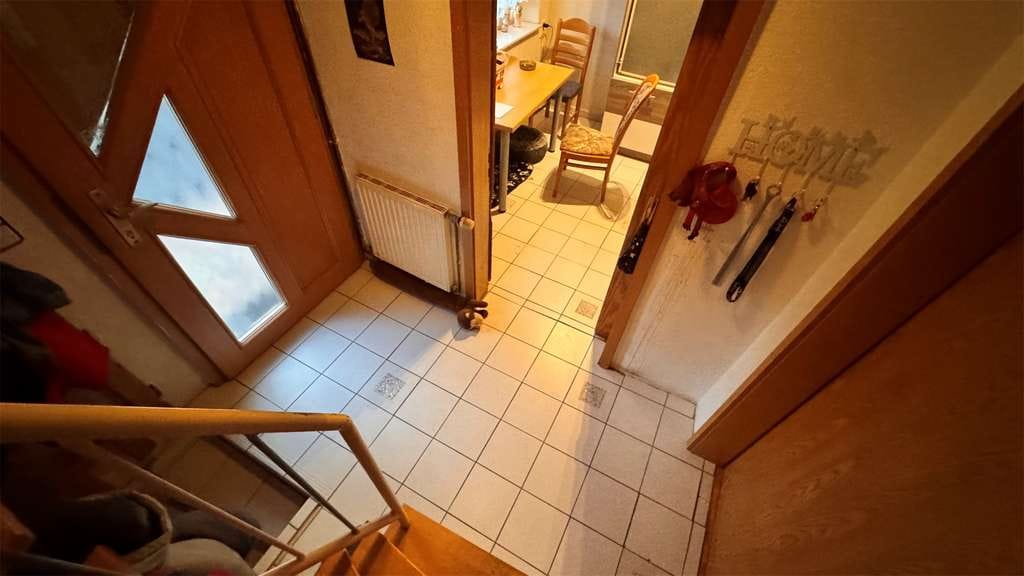 Immobilie in Boden - Günstiges Eigenheim, ideal für Handwerker: Doppelhaushälfte mit Garage und Hof - Bild 3