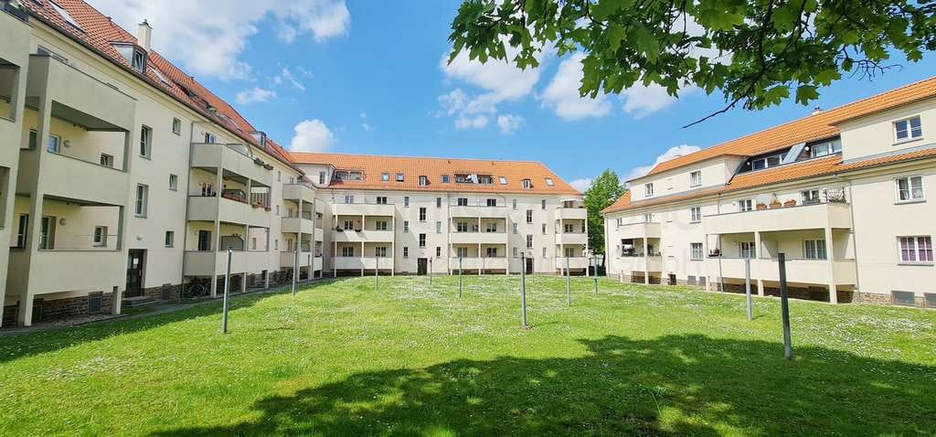 Immobilie in Taucha - ** Taucha ** Erstklassige 2-Raumwohnung  mit Balkon und Stellplatz ** J E T Z T zugreifen ** - Bild 1