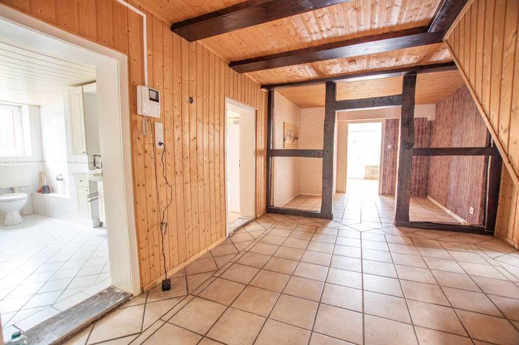 Immobilie in Hameln - Idyllisches Zwei-/Dreifamilienhaus in Waldrandlage - Wohnen oder Vermieten in Hameln, Bannensiek! - Bild 2