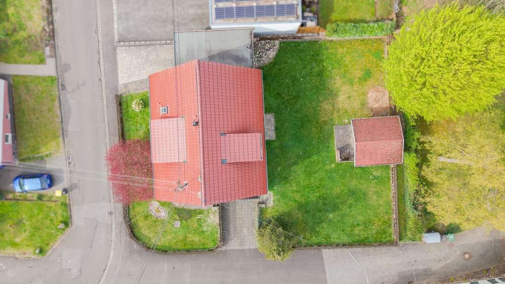 Immobilie in Nister - Ein-/Zweifamilienhaus mit Potenzial in familienfreundlicher Lage! 2 km bis Hachenburg! - Bild 1