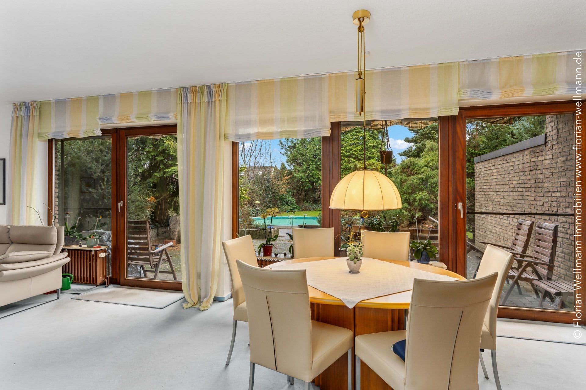 Immobilie in Oyten - Oyten - Bassen | Geräumiges Einfamilienhaus mit Vollkeller, Pool und großem Gestaltungspotenzial in familienfreundlicher Ortslage - Bild 1