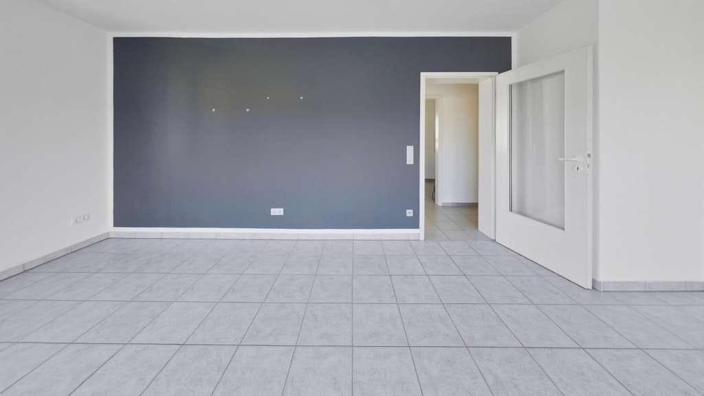 Immobilie in Karlstein am Main - Gepflegte 3-Zimmer-Wohnung mit Balkon, TG- & Außenstellplatz in Karlstein zu verkaufen - Bild 3