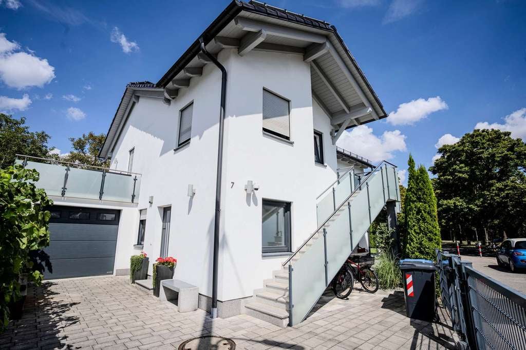 Immobilie in Stadtbergen - Katip | Wohnkomfort trifft Energieeffizienz – Ein-/Zweifamilienhaus A+ in Stadtbergen - Bild 2
