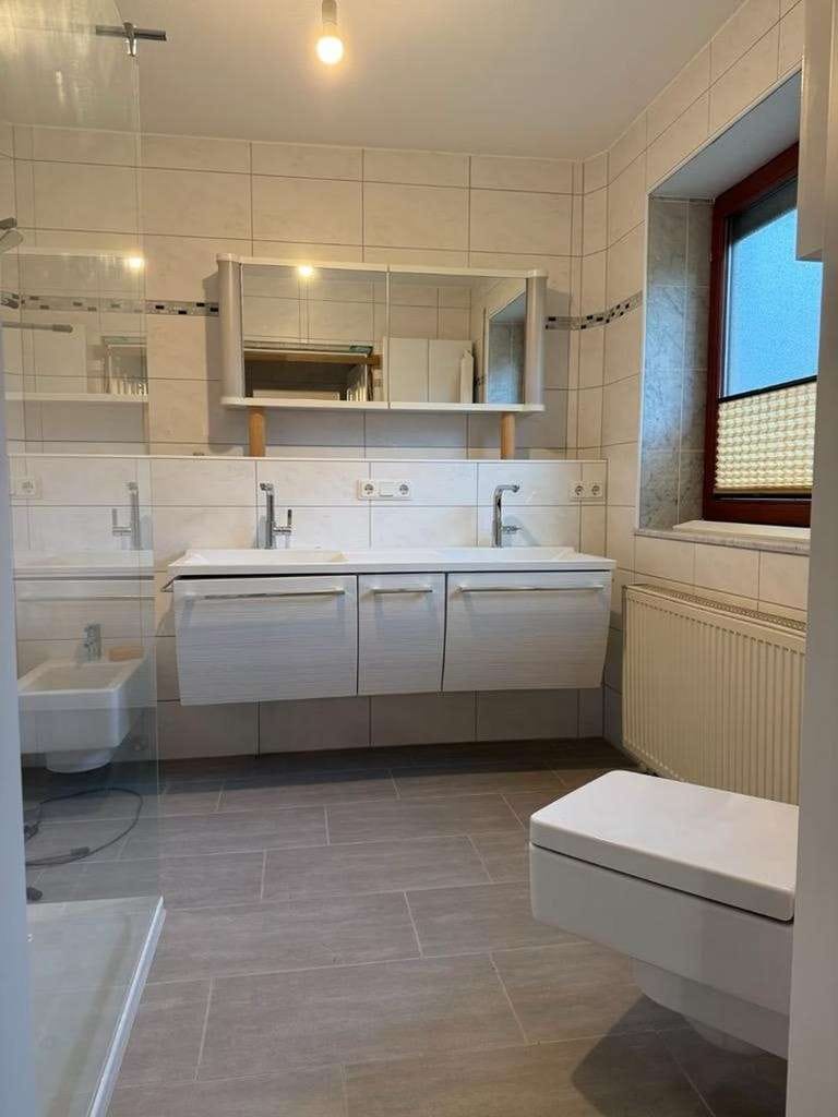 Immobilie in Sommerhausen - GROßZÜGIGES EINFAMILIENHAUS MIT EINLIEGERWOHNUNG IN BESTLAGE - Bild 4