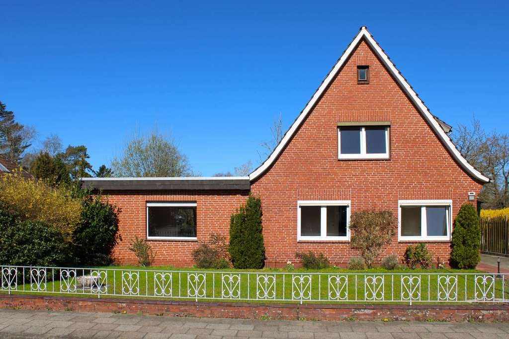 Immobilie in Cadenberge - Einfamilienhaus mit viel Gestaltungsmöglichkeit in toller, sonniger Lage, Obj.8573 - Bild 1