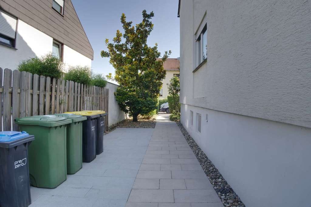 Immobilie in Freiberg am Neckar - Großzügige Doppelhaushälfte mit 3 separaten Wohnungen – Ideal als Mehrgenerationenhaus - Bild 3