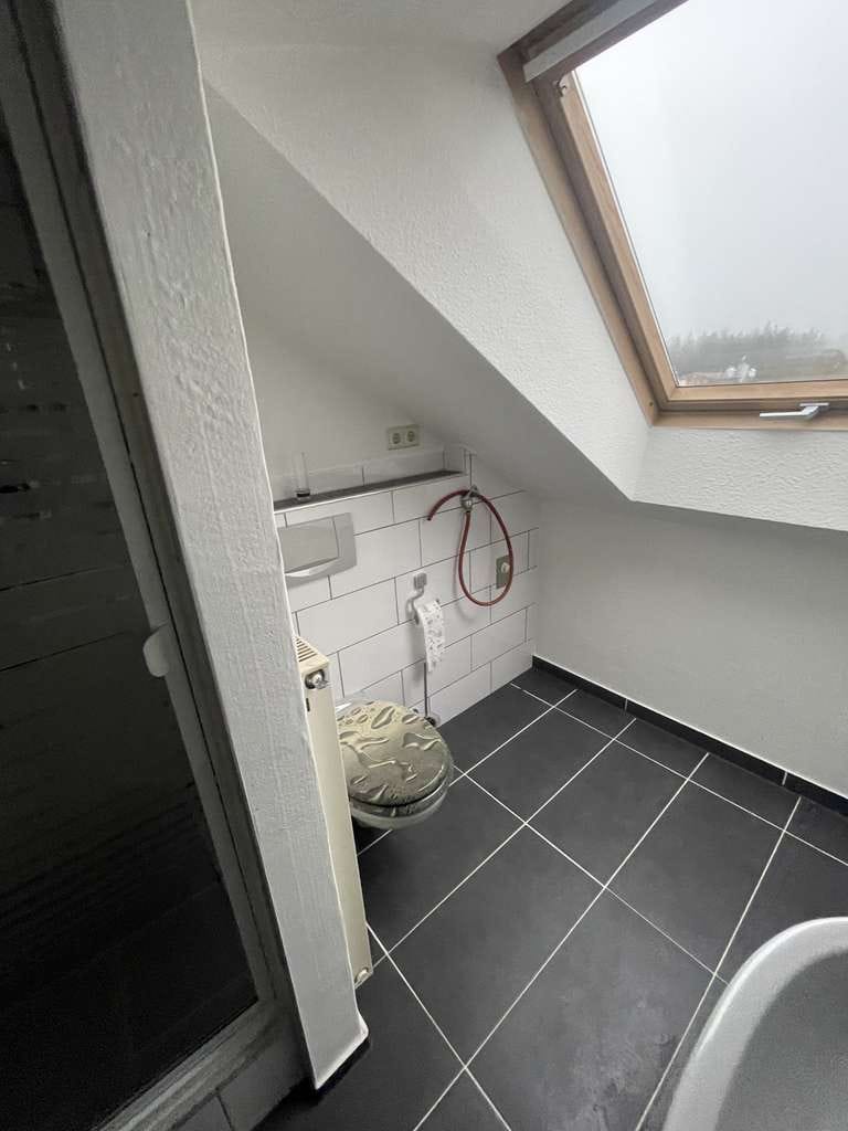Immobilie in Neubulach - Schöne Dachgeschosswohnung in Neubulach-Liebelsberg – Ruhige Lage am Ortsrand mit Wanderwegen - Bild 2