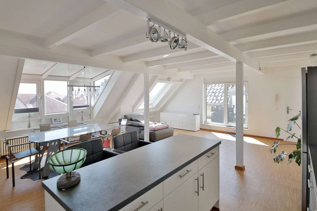 Immobilie in Maikammer - Über den Dächern Maikammers! Helle DG-Wohnung, möbliert, inkl. Stellplatz und toller Dachterrasse! - Bild 4