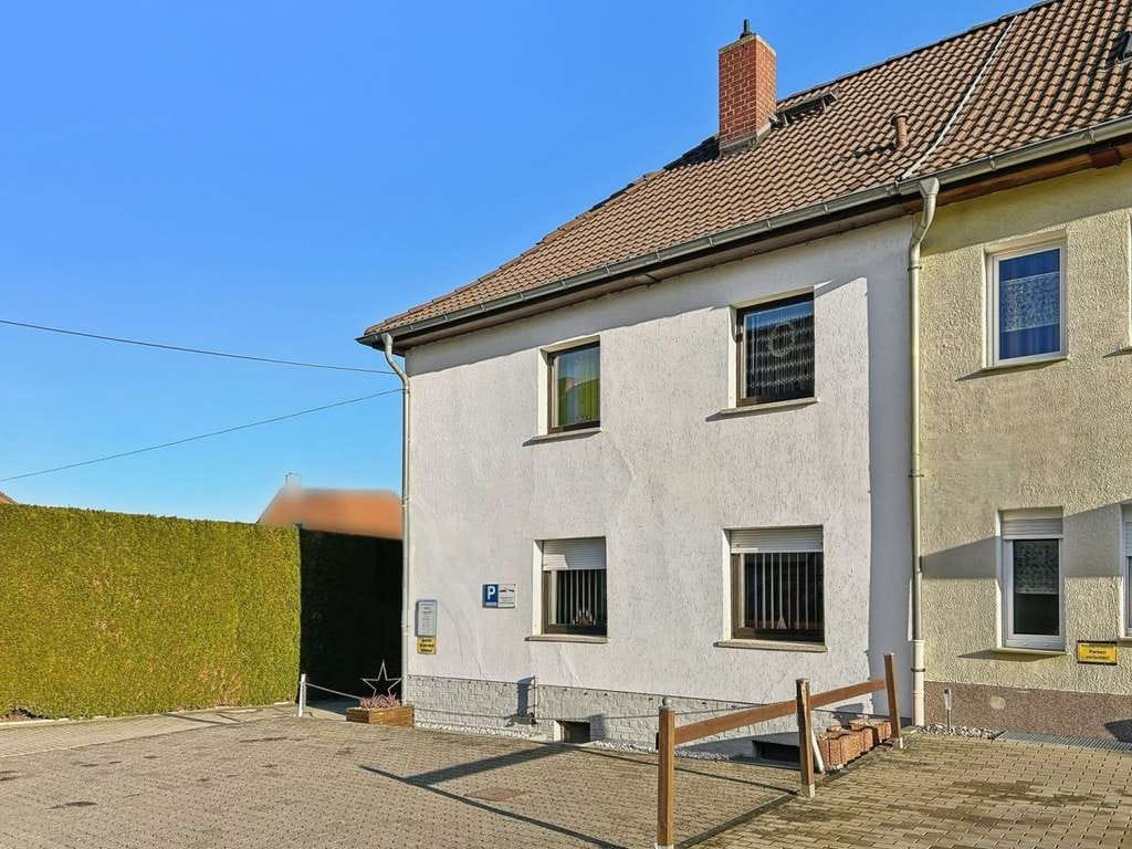 Immobilie in Mücheln (Geiseltal) - Charmantes Reihenendhaus mit historischem Flair und vielseitigen Nutzungsmöglichkeiten in Mücheln - Bild 2