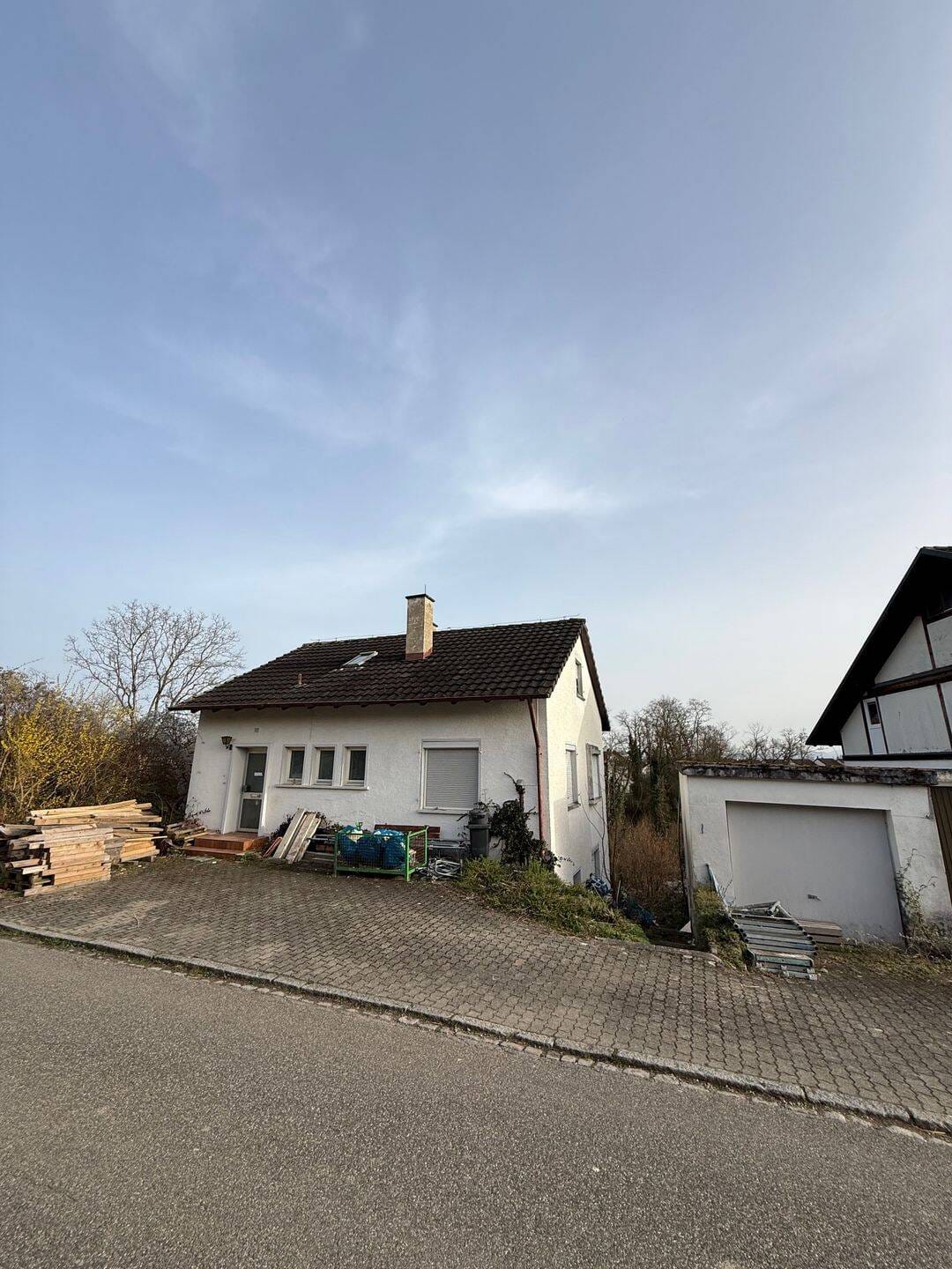 Immobilie in Efringen-Kirchen - Einfamilienhaus / Ausbauhaus mit großem Grundstück - Bild 2