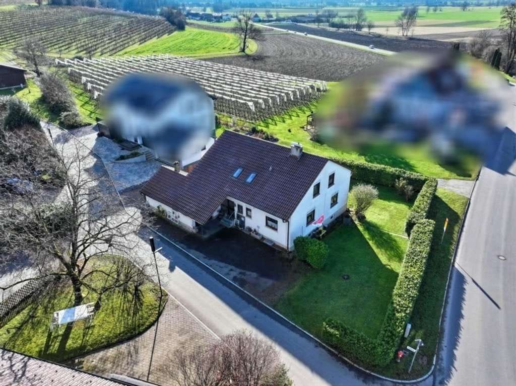 Immobilie in Frickingen - GROSSZÜGIGES EIN-ZWEI-FAMILIENHAUS MIT GROSSEM GRUNDSTÜCK
BEZUGSFREI - Bild 0