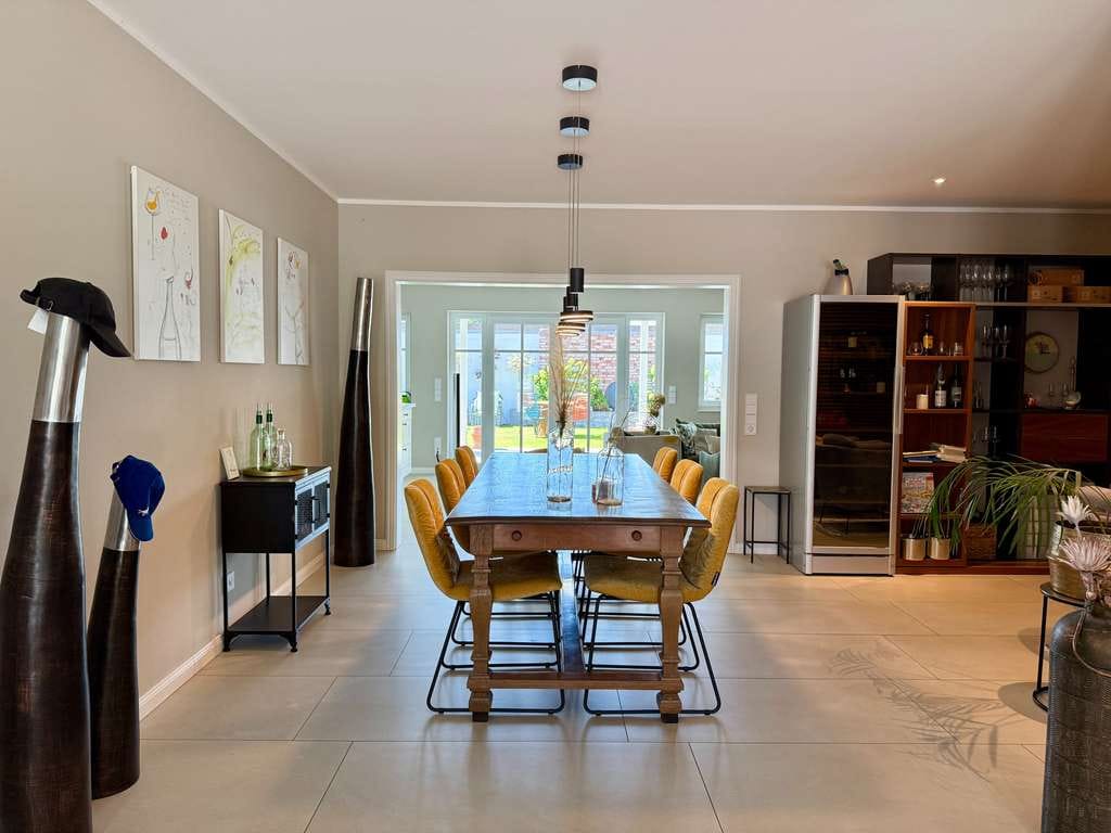 Immobilie in Stöckse - Modernes Wohngefühl auf einer Ebene–Traum-Bungalow mit Weinbereich & Terrassenparadies! - Bild 2