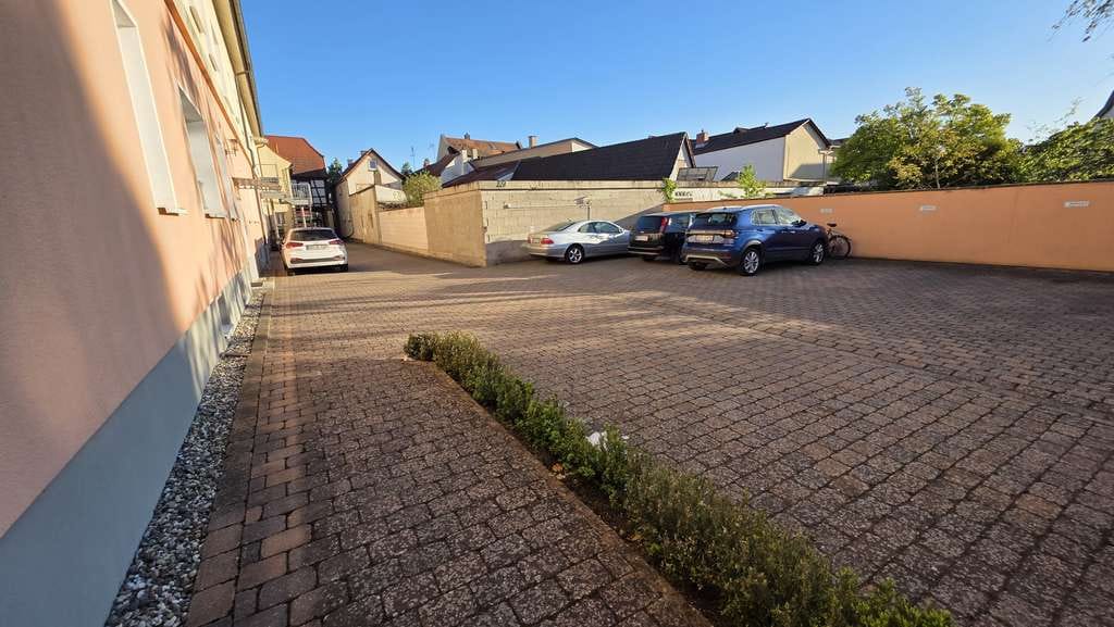 Immobilie in Rülzheim - Eine ansprechende Kapitalanlage bietet Ihnen dieses 2009 Grundsanierte 7-Familienhaus in 2. Baureihe - Bild 4