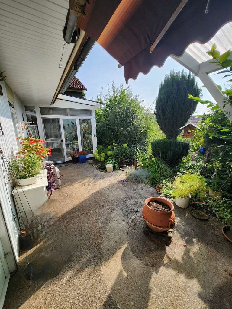 Immobilie in Obersulm - Gepflegtes Einfamilienhaus mit 2 Einliegerwohnungen in Willsbachs bester Wohnlage - Bild 2