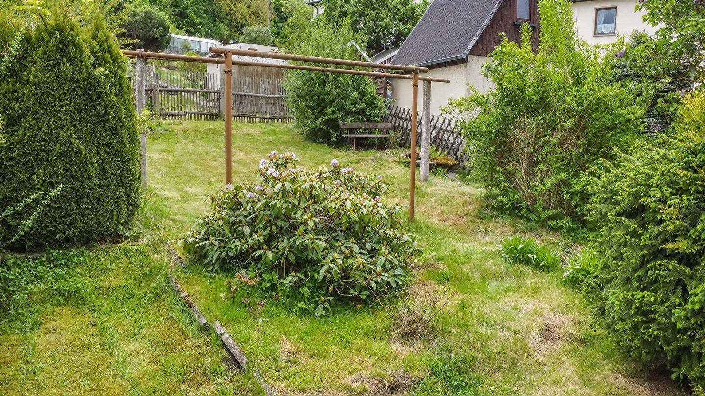 Immobilie in Aue-Bad Schlema - Viel Platz für die ganze Familie - Charmantes Reihenendhaus mit großem Potenzial - Bild 3