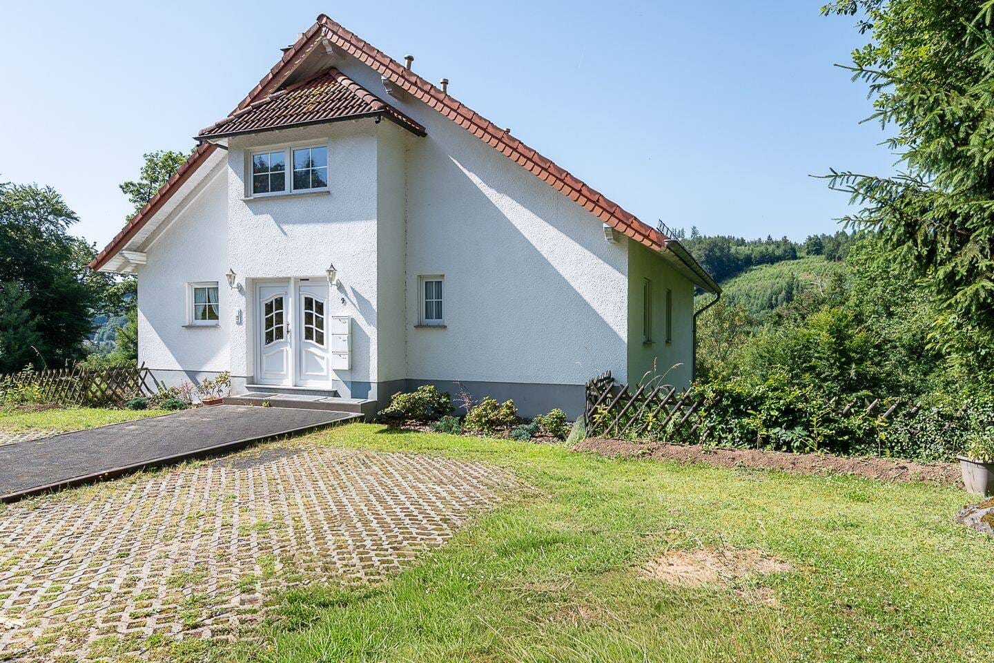 Immobilie in Jünkerath - Eigentumswohnung im EG mit Parkplatz in Jünkerath - 2 Schlafzimmer & Balkon - Ebenerdig - Bild 1