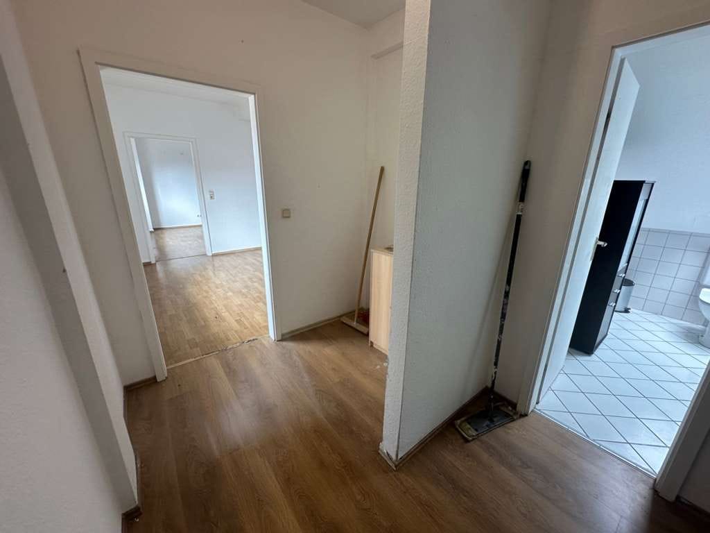 Immobilie in Mannheim - Wohlfühlen unter dem Dach! Ideal für Singles oder Pendler - Bild 2