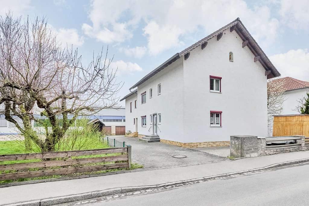 Immobilie in Fischach - 4 Wohneinheiten | Vollvermietet | Entwicklungspotenzial - Bild 0
