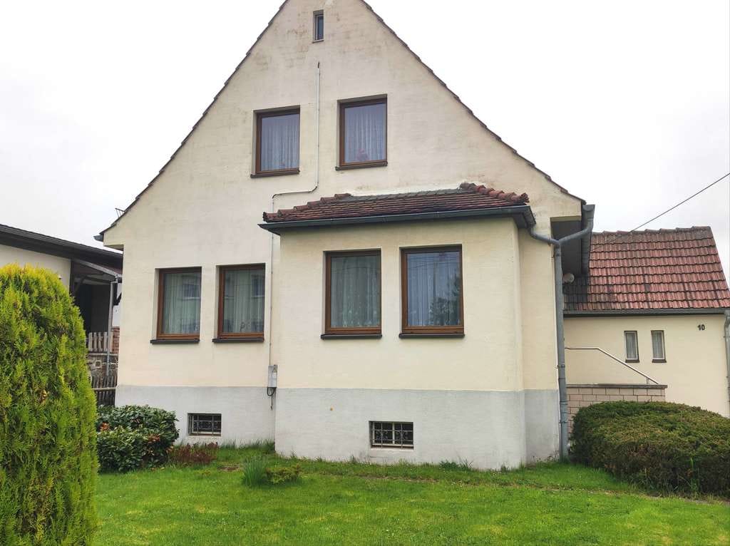 Immobilie in Windischleuba - Einfamilienhaus in zentraler Ortslage auf großem Grundstück in Windischleuba zu verkaufen. - Bild 1