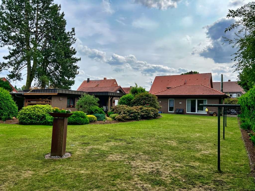 Immobilie in Geeste - Sie brauchen viel Platz? Einfamilienhaus auf tollem Grundstück! - Bild 0
