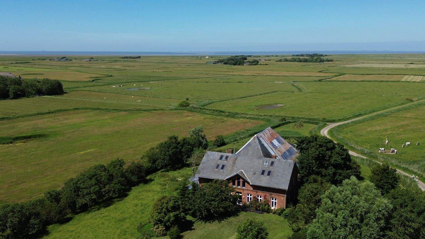 Immobilie in Westerhever - Haubarg auf hoher Warft an der Nordsee, Ausbau möglich - Bild 1